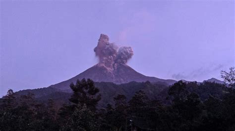 sejarah erupsi gunung merapi